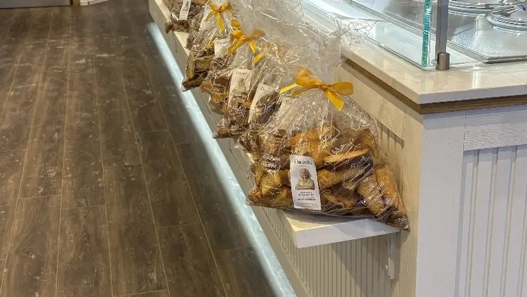 WOW LOCATION – Turn-Key Cafe in King Edward Hotel Lobby