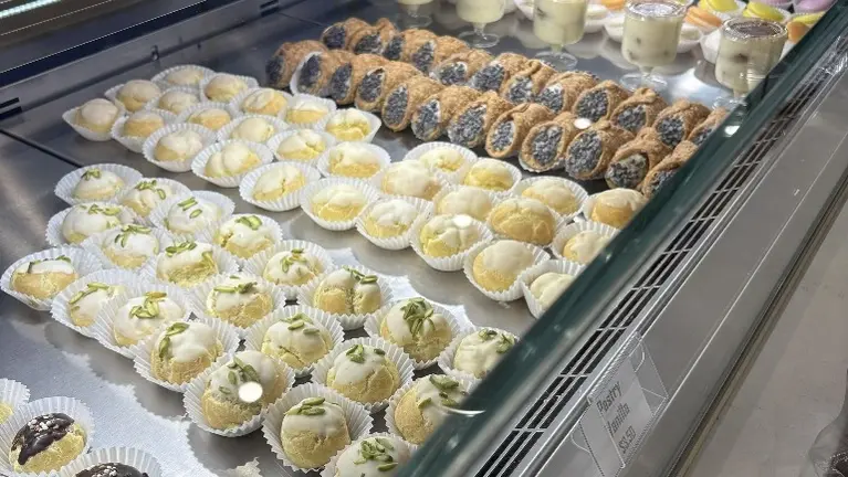 WOW LOCATION – Turn-Key Cafe in King Edward Hotel Lobby