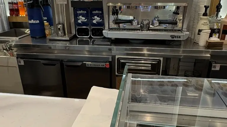 WOW LOCATION – Turn-Key Cafe in King Edward Hotel Lobby